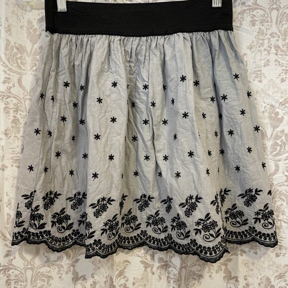 RHAPSODY Lined Cotton Elastic Waist Skirt Size Small Gray with Black Embroidery - Picture 3 of 4